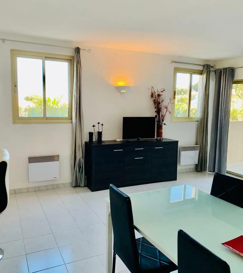 L'Hacienda Hotell Sainte-Maxime Lägenhet